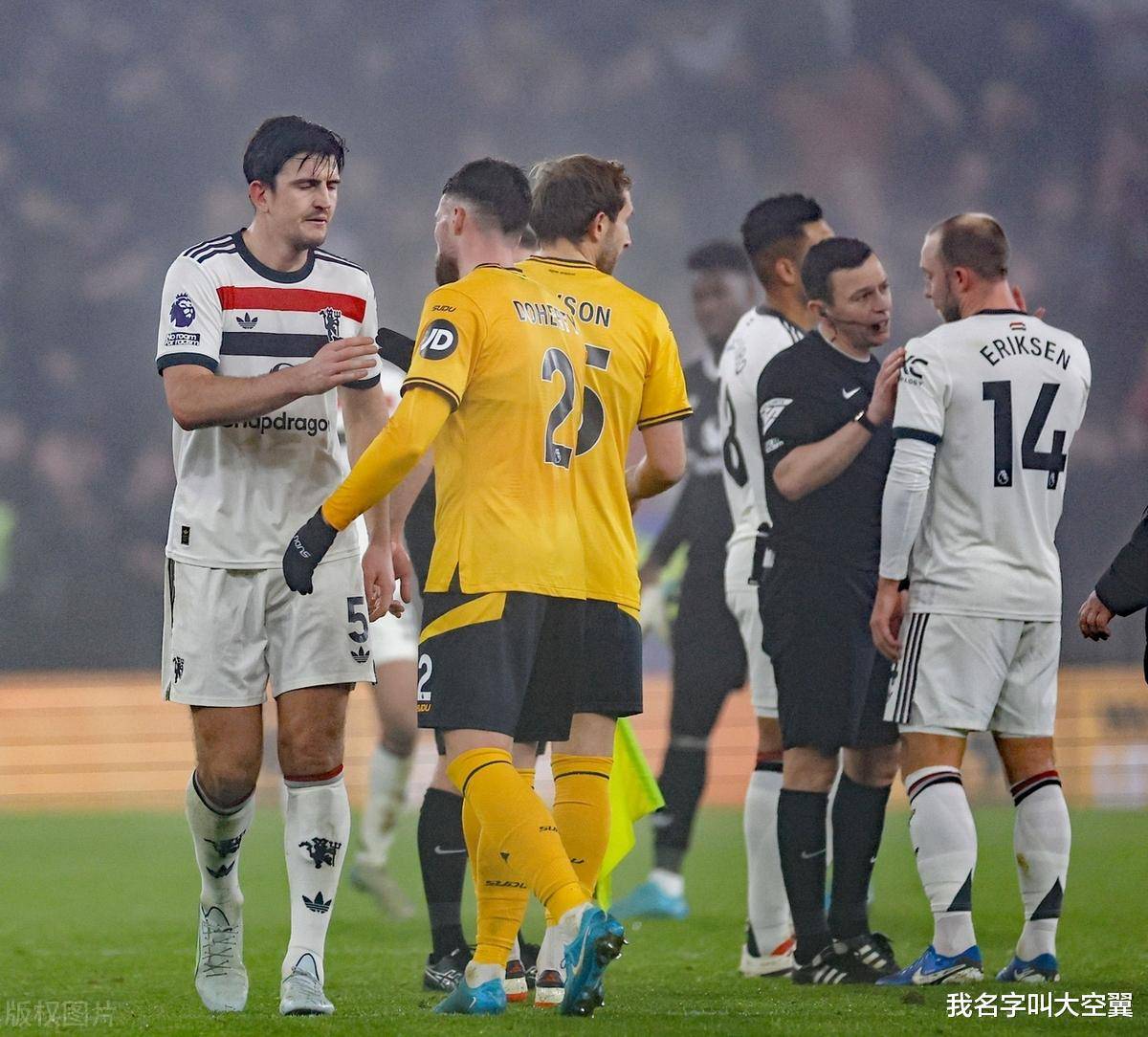 关于曼联主场大捷,球员赛后激动庆祝胜利,这种生产专业不能一些过程完成.的信息 关于曼联主场大捷,球员赛后激动庆祝胜利,这种生产专业不能一些过程完成.的信息