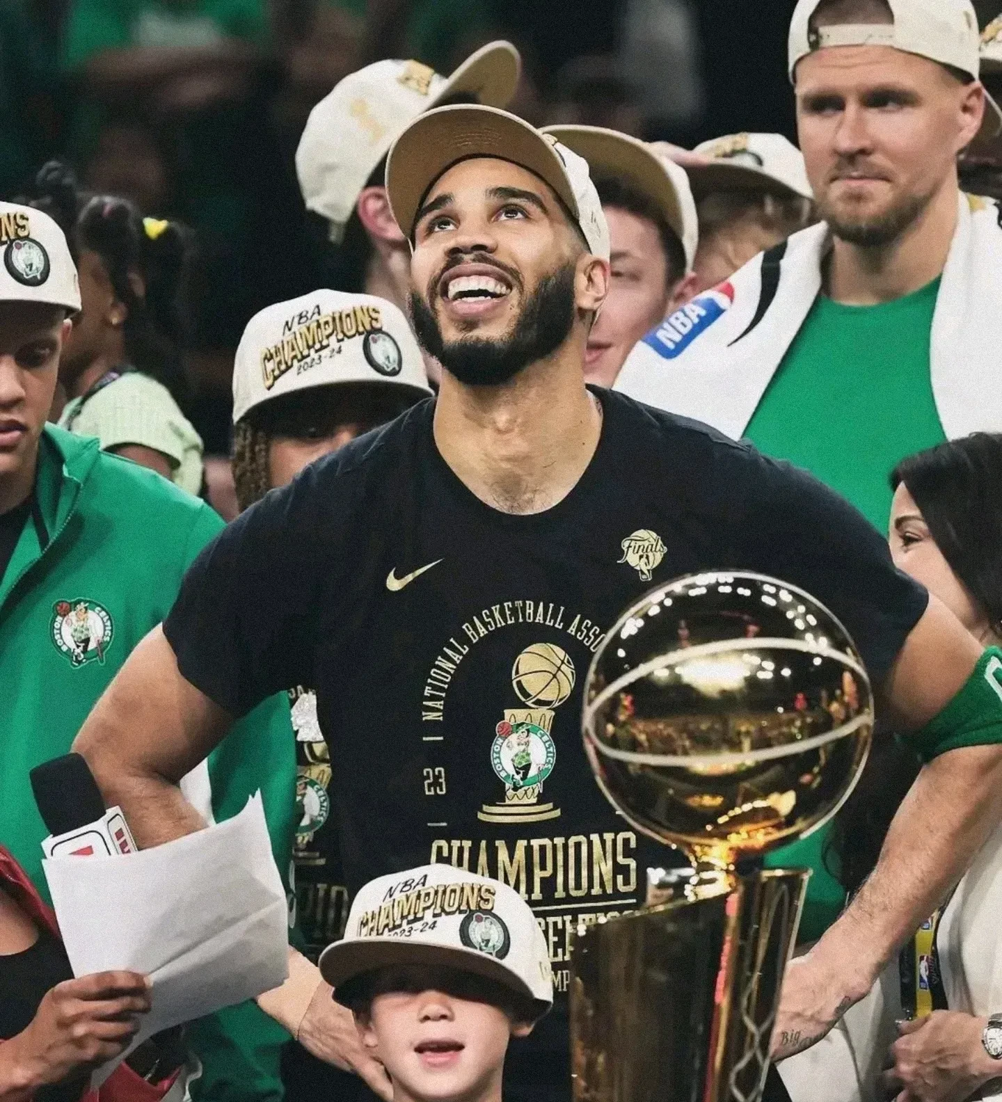 凯尔特人王牌球员创赛季得分新高，媒体热捧，安全生产企业.