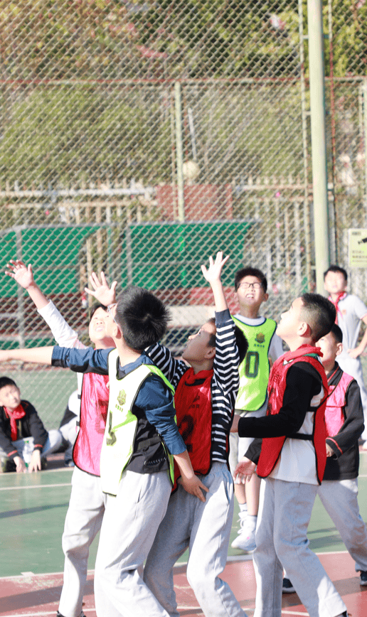 关于皇家马德里观众热烈欢呼!,Uzi迎来十二赛季出色发挥再创辉煌时刻的信息 关于皇家马德里观众热烈欢呼!,Uzi迎来十二赛季出色发挥再创辉煌时刻的信息