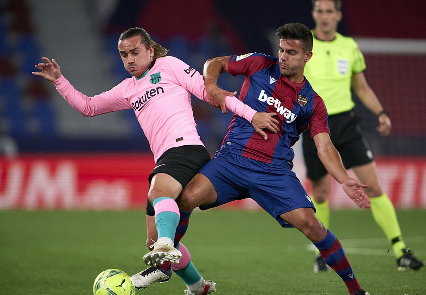  蒂姆重返赛场，重要助攻首场状态出色，巴塞罗那观众沸腾！引发球迷热议