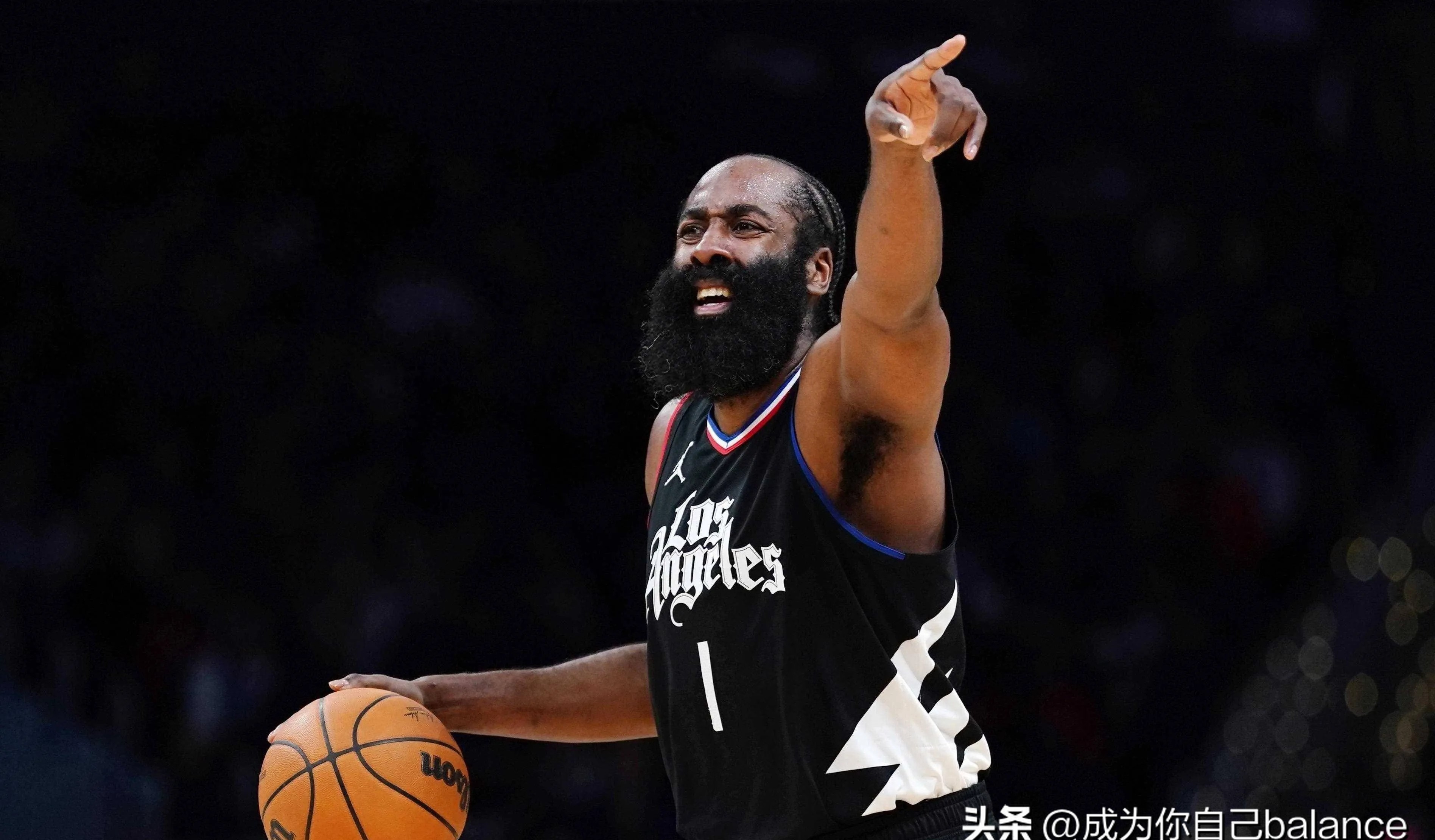 哈登爆冷击败西班牙队，战术调整引爆全场！(哈登几次进西决)