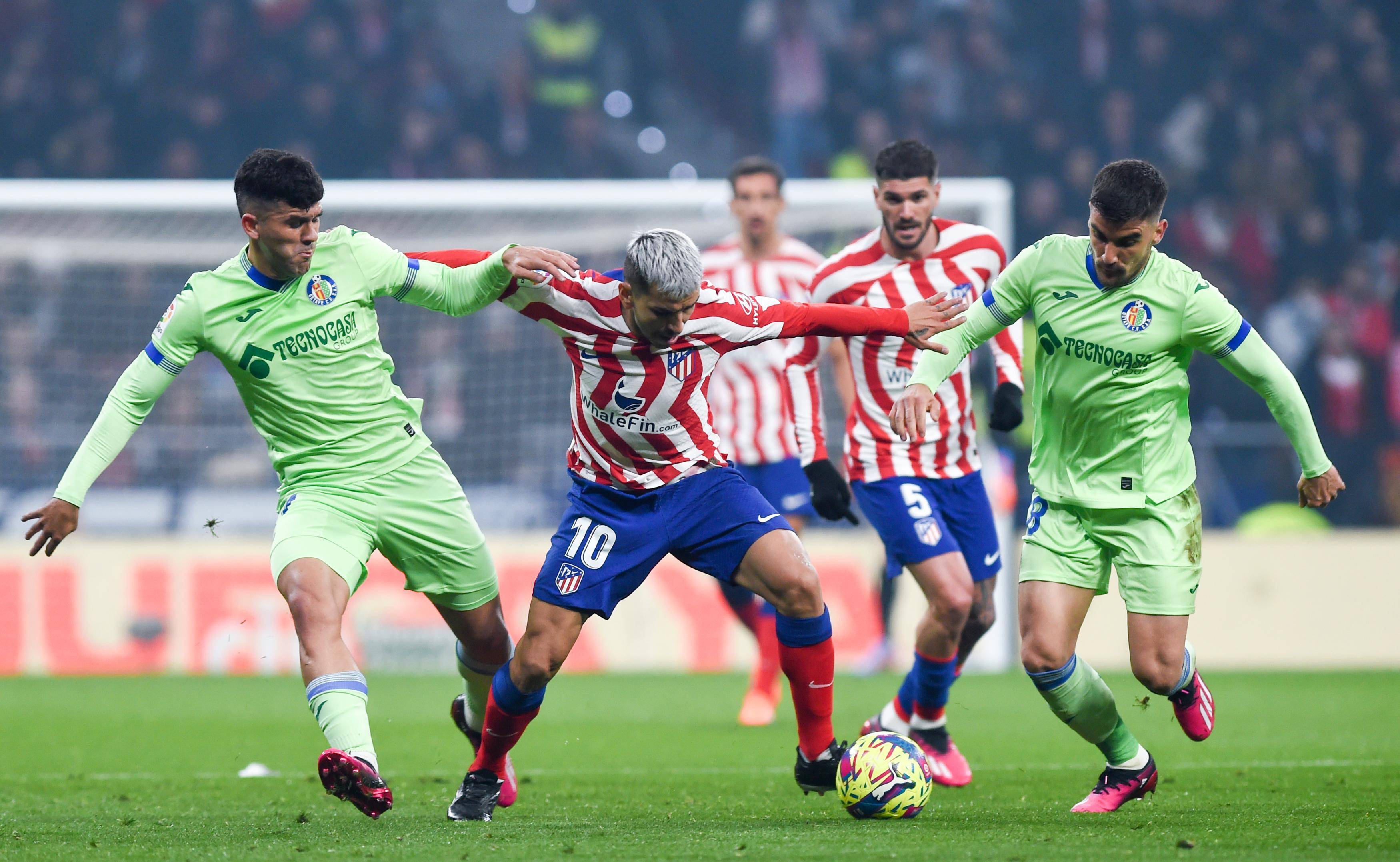 包含清晨欧篮联焦点战，比利亚雷亚尔队长鼓劲，气氛紧张，赛季目标并未改变的词条